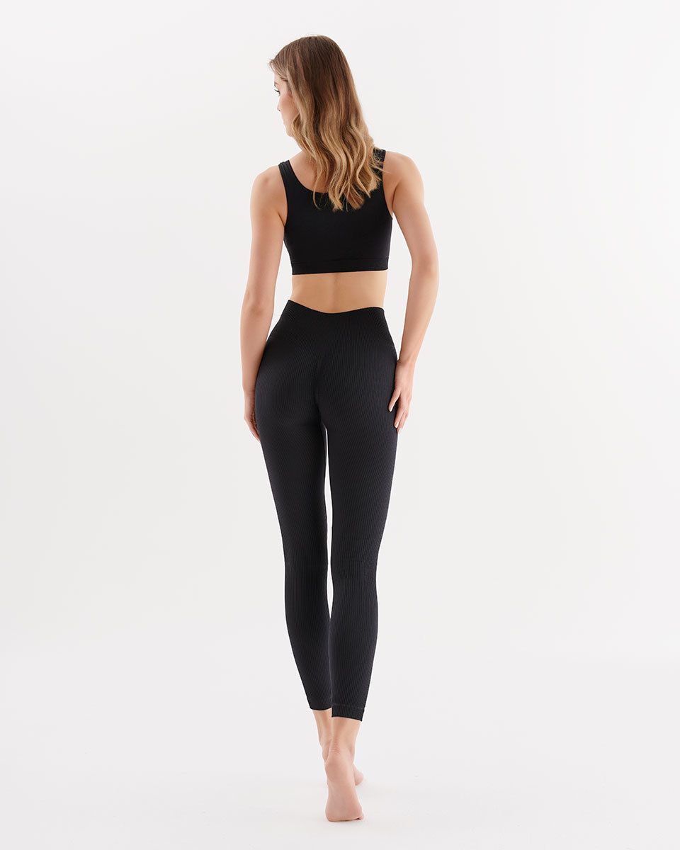 seamless-black-leggins-rib